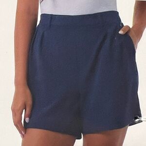 NWT 32 Degree Cool Women's Pull-on Pleated Shorts Navy, Pockets